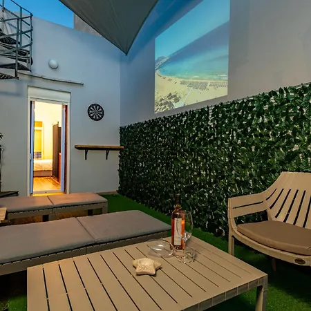Sea & - Luxury Seaside Maisonette With Private Rooftop Cinema - 50m From & 300 M From Old Town Villa Chania (Crete)