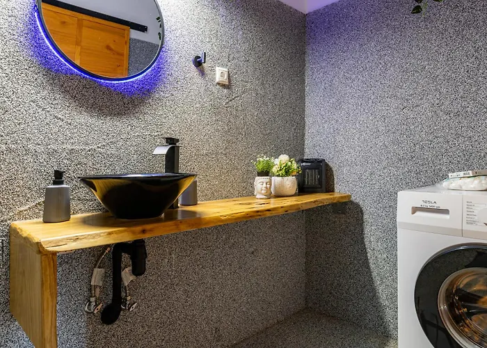 Sea & - Luxury Maisonette Steps From The With Private Terrace *